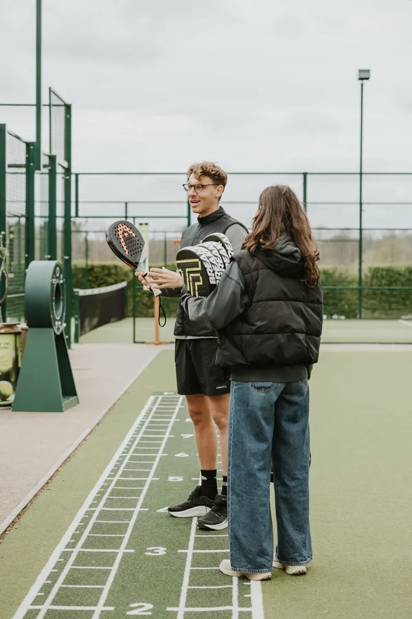 Talking padel rackets courtside